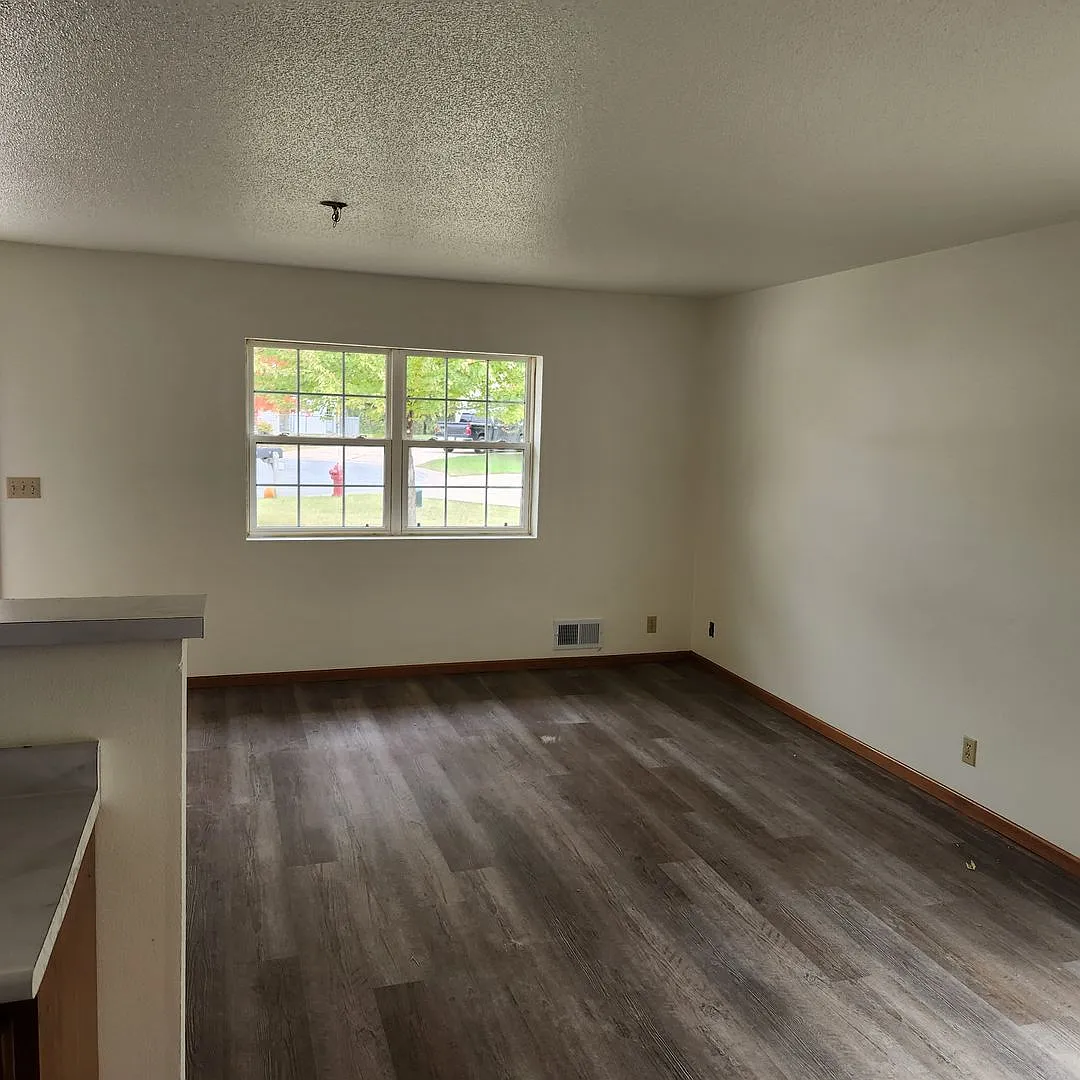 Clearwater Capital Group-2034 Mittelstadt Ln — Photo 4