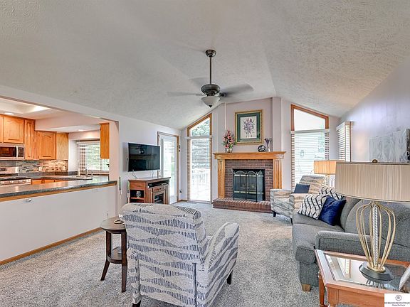 3rd image of 8204 S 67th Ct