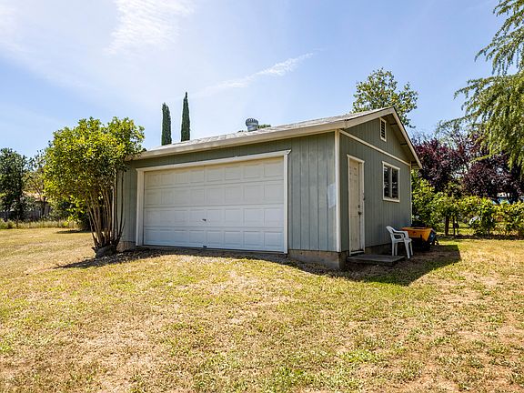 2nd image of 22087 Buena Vista Dr