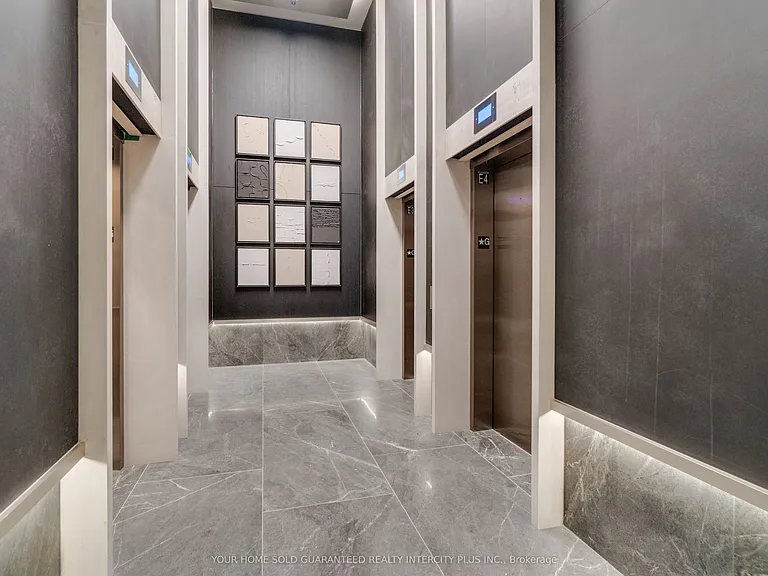 858 Dupont St #717 — Photo 7