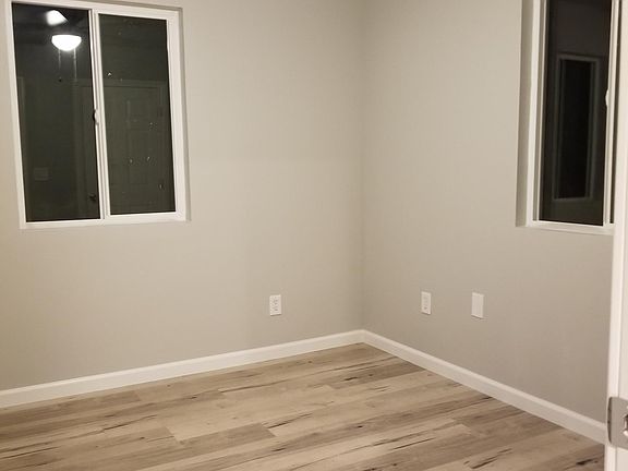 3rd image of 4580 Chris Ln