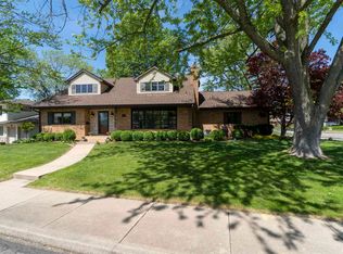3823 N Pinehurst Ct, Peoria, IL