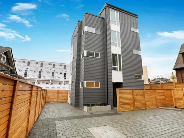 807 N 47th St, Seattle, WA 98103