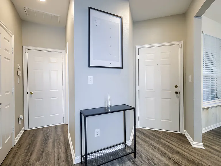 9809 Cambria Ct — Photo 5