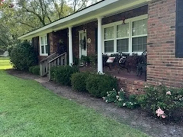 825 N Green St, Doerun, GA 31744