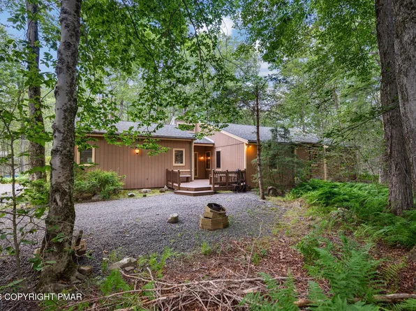 1141 Little Bear Run, Pocono Pines, PA 18350