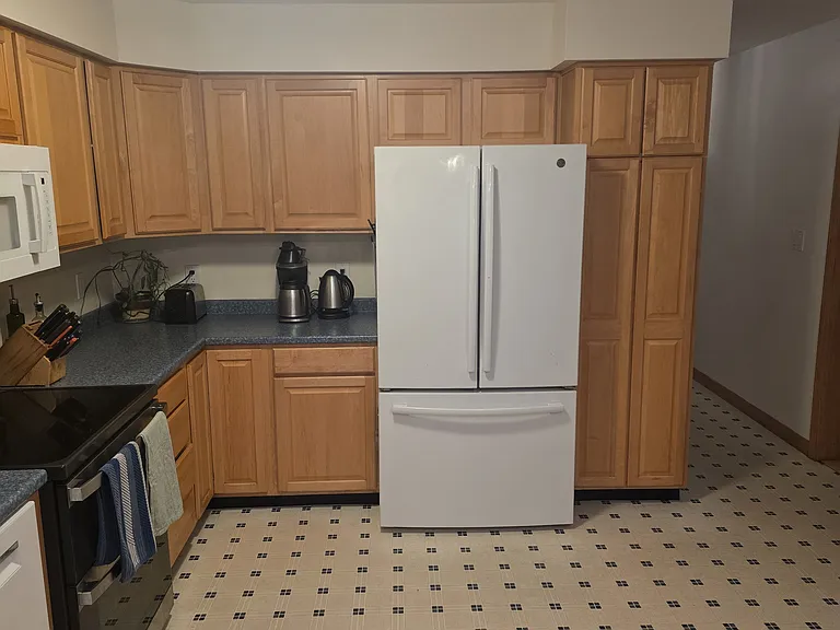 1350 Barker Rd — Photo 5