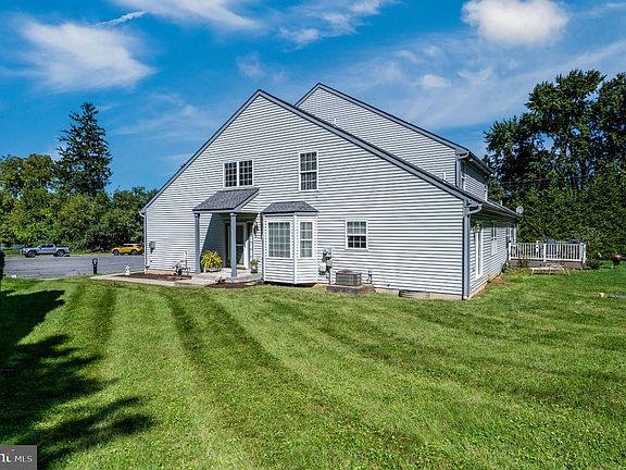 4th image of 1422 Hillpoint Cir