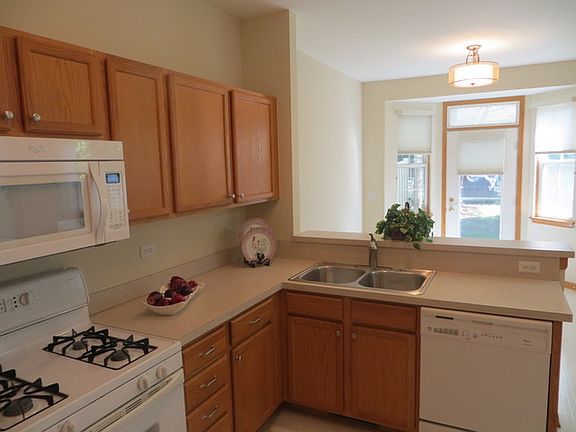 3rd image of 2300 Meadowcroft Ln
