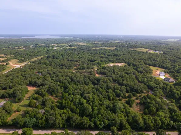 15733 E Imhoff Rd, Norman, OK 73026