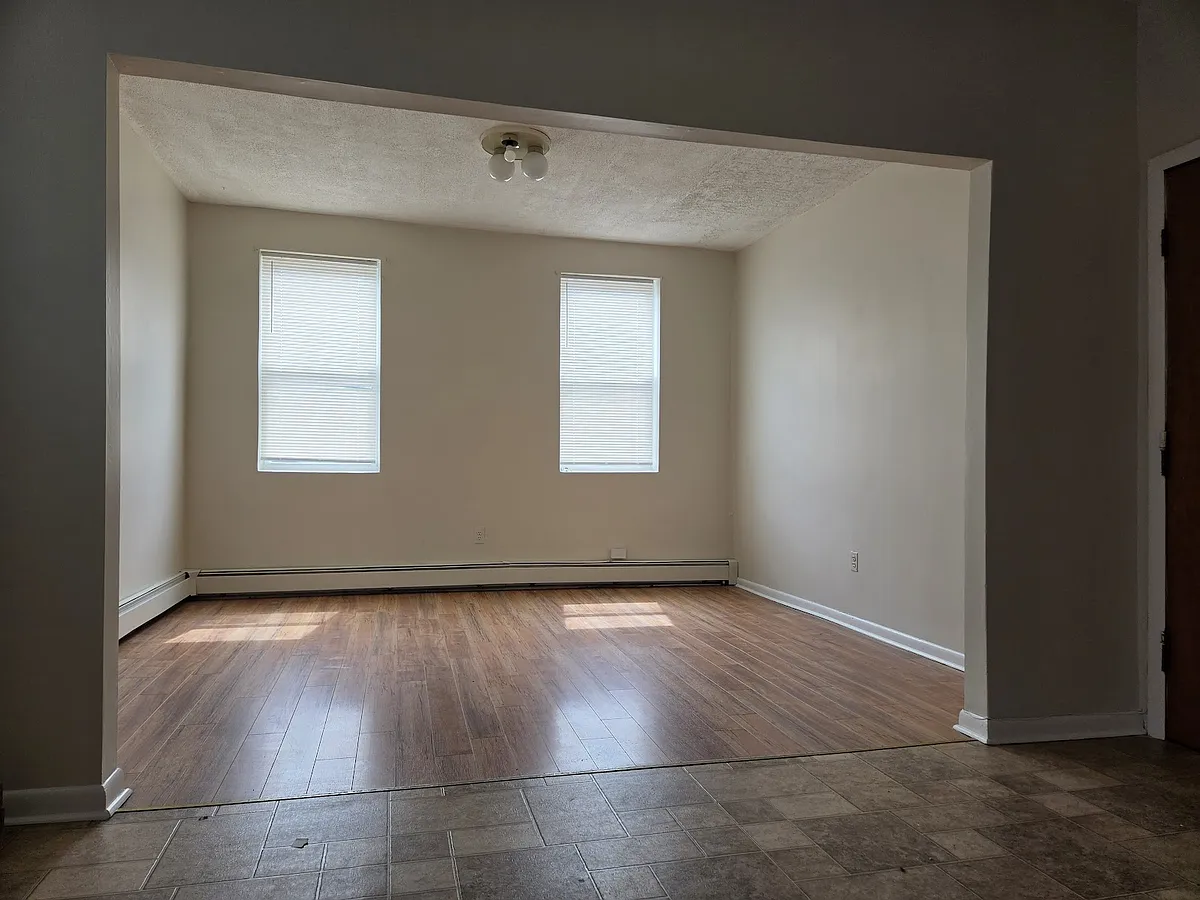 Building Photo - 305 Harrison Ave #2