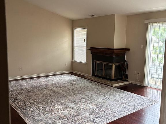 2nd image of 117 Federal Ct APT 9