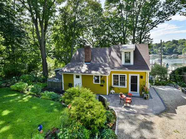 4 Pepperrell Rd, Kittery Point, ME 03905