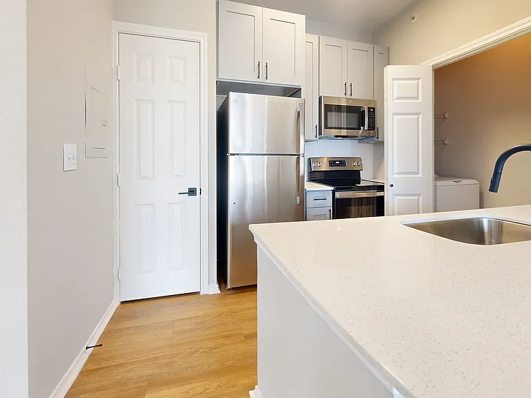 Lakeline Villas — Photo 90