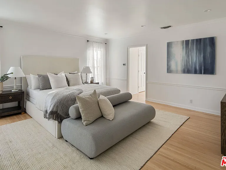 625 N Sierra Dr — Photo 11