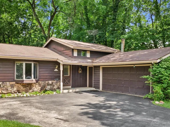S68W17906 East DRIVE, Muskego, WI 53150