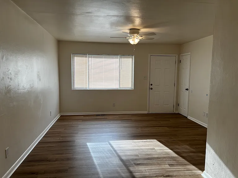328 Barcelona Ln — Photo 4
