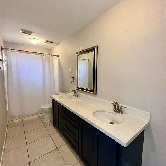 900 E Dallas Ave #17 — Photo 8