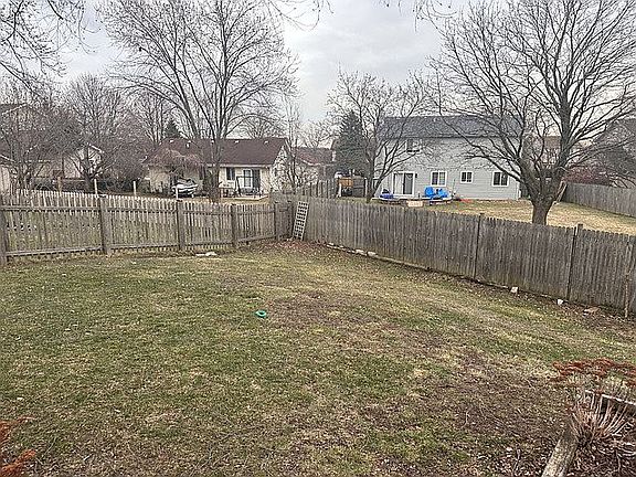 4th image of 278 Danbury Dr