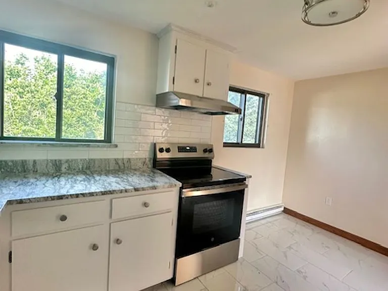 836 Sea St — Photo 3