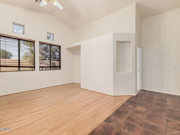 2205 S Harper — Photo 16