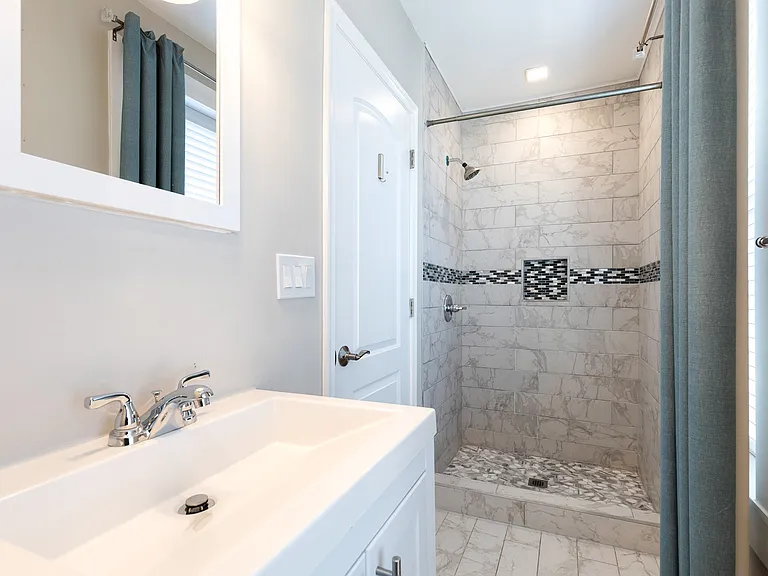734 S Robinson St — Photo 11