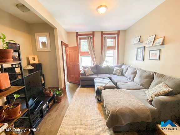 3rd image of 1943 N Oakley Ave APT 1
