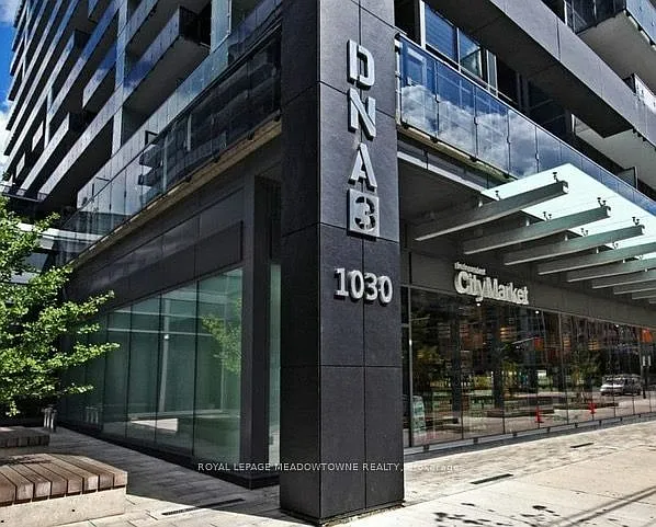 1030 King St W #303 — Photo 2