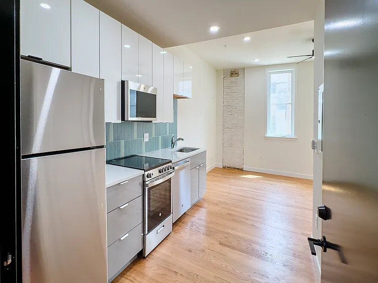 101 E Trenton St #2 — Photo 3