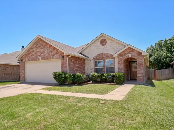 813 Crystal Dr, Burleson, TX 76028