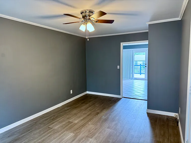 1105 E Edgewood St — Photo 2