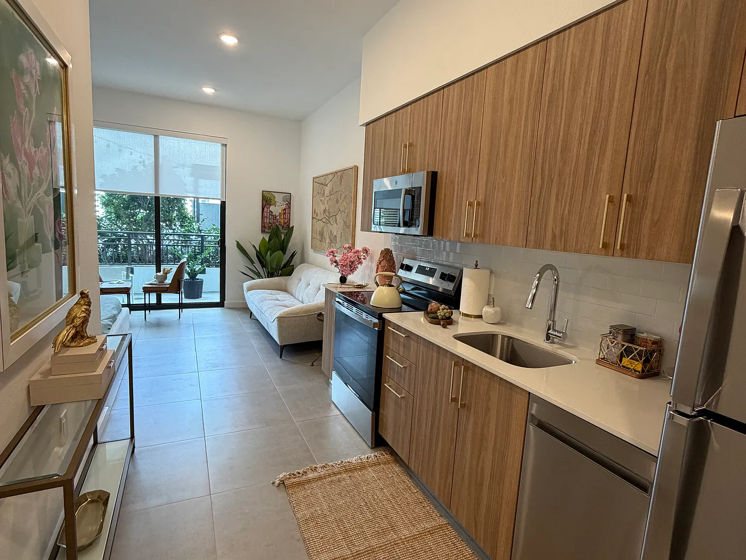 Studio, 462 sqft, $1,800 — Photo 3