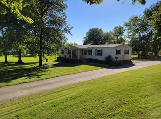 357 N 4th St, Albion, IL 62806