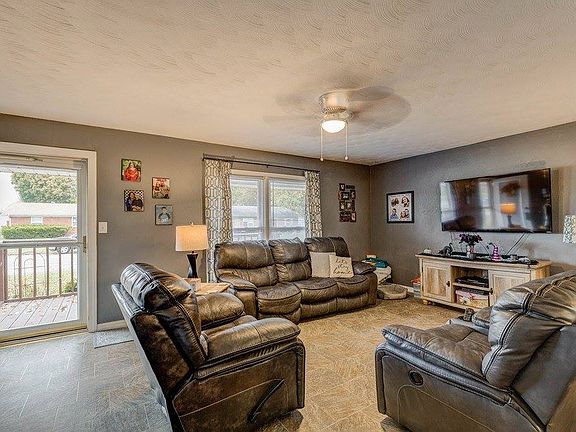 5th image of 1325 Holland Ave