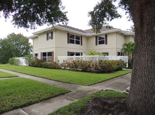 5 Amherst Ct APT B, Royal Palm Beach, FL 33411