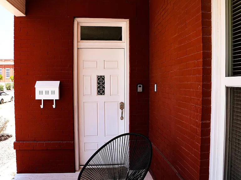 811 W Missouri Ave — Photo 3