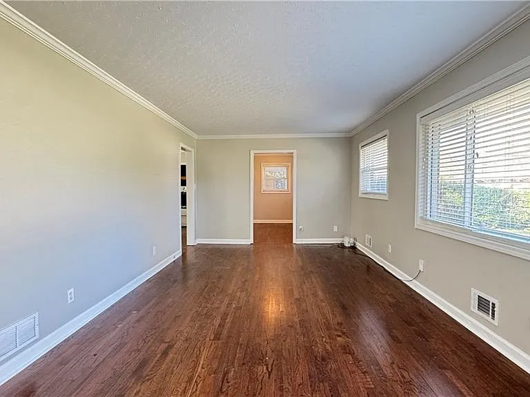 552 Sybil Ln SE #A — Photo 3