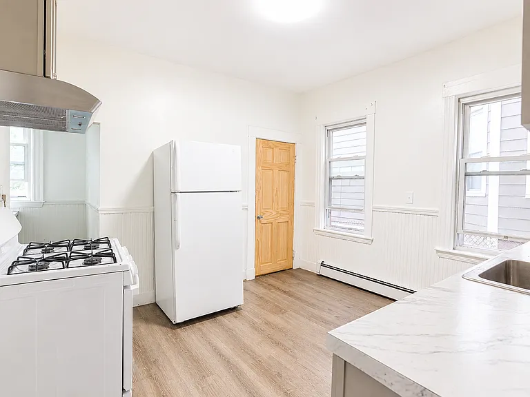 172 Hichborn St #1 — Photo 9