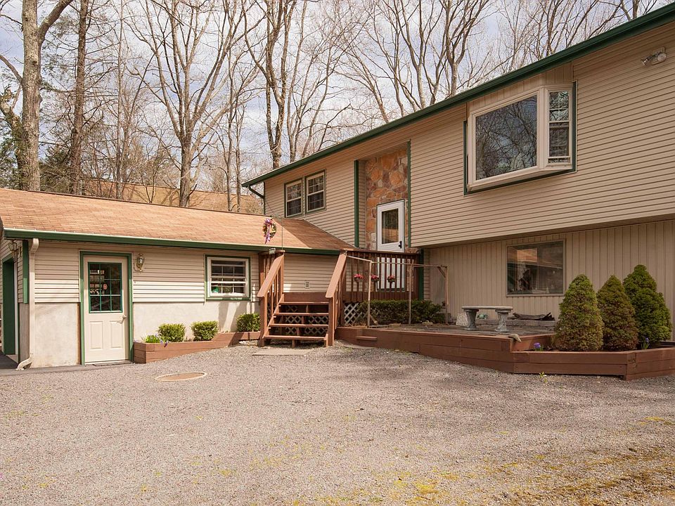 1158 Thunder Dr, Pocono Summit, PA 18346 Zillow