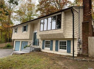 15 Hollow Rd, Stony Brook, NY 11790