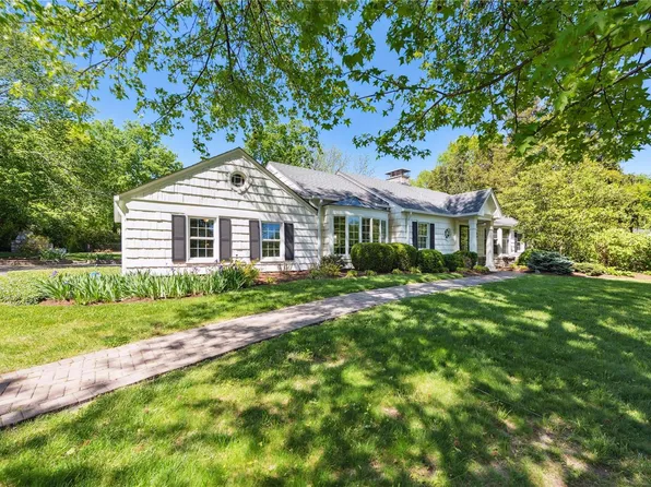 18 Georgian Acres, Saint Louis, MO 63131