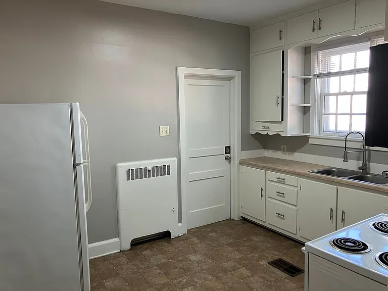 634 W Main St #2 — Photo 3