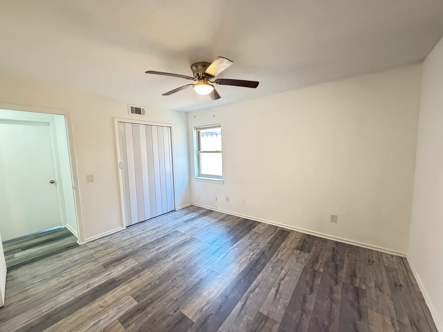 3 bed, 1236 sqft, $2,000 — Photo 4
