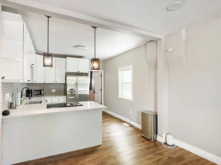 802 W 4th Ave — Photo 9