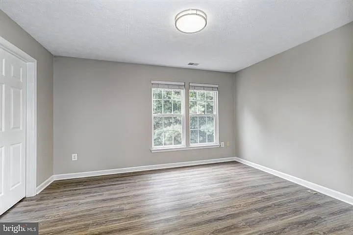 9306 Vanguard Ct — Photo 10