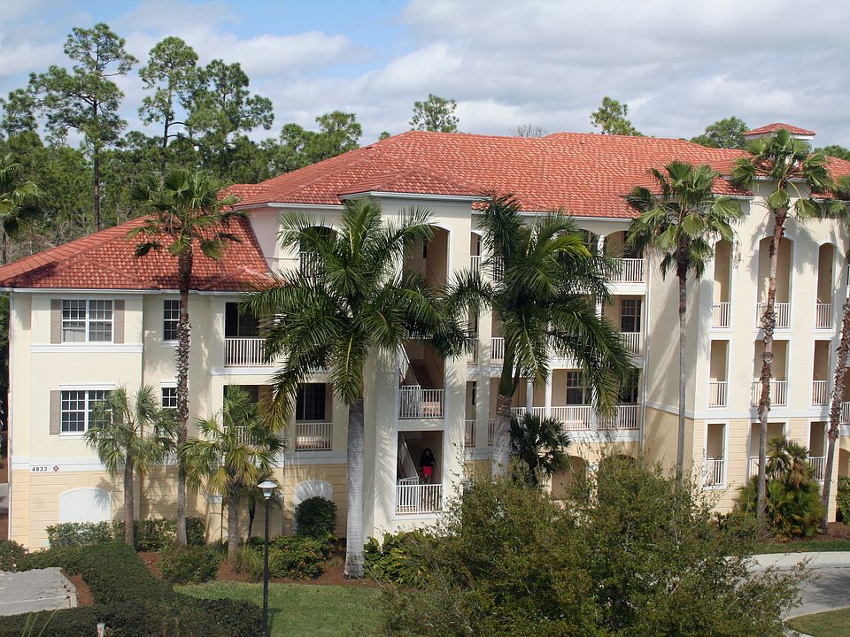 1st floor, bright end unit