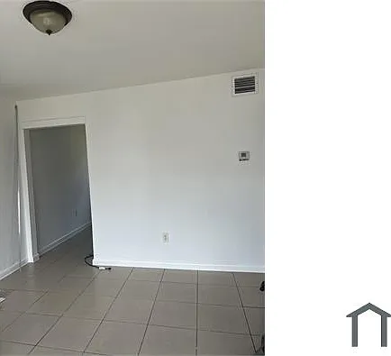 2 bed, 502 sqft, $2,436 — Photo 2