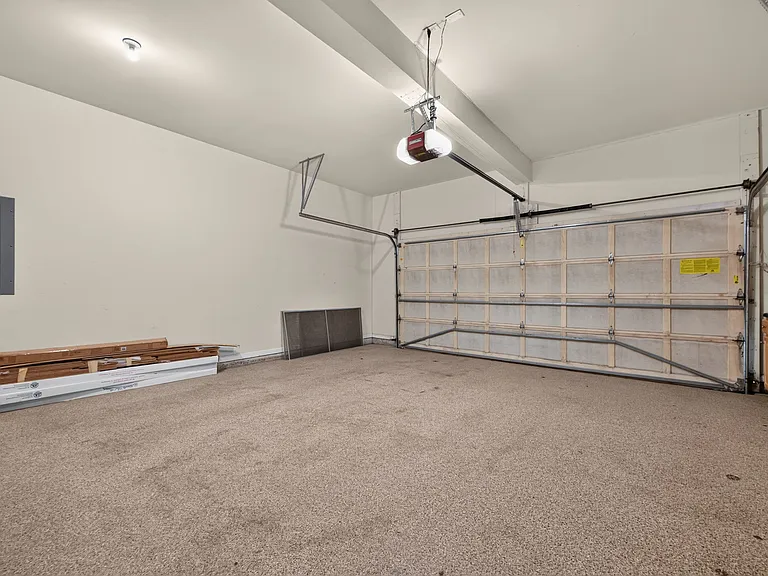415 Wembley Cir — Photo 45