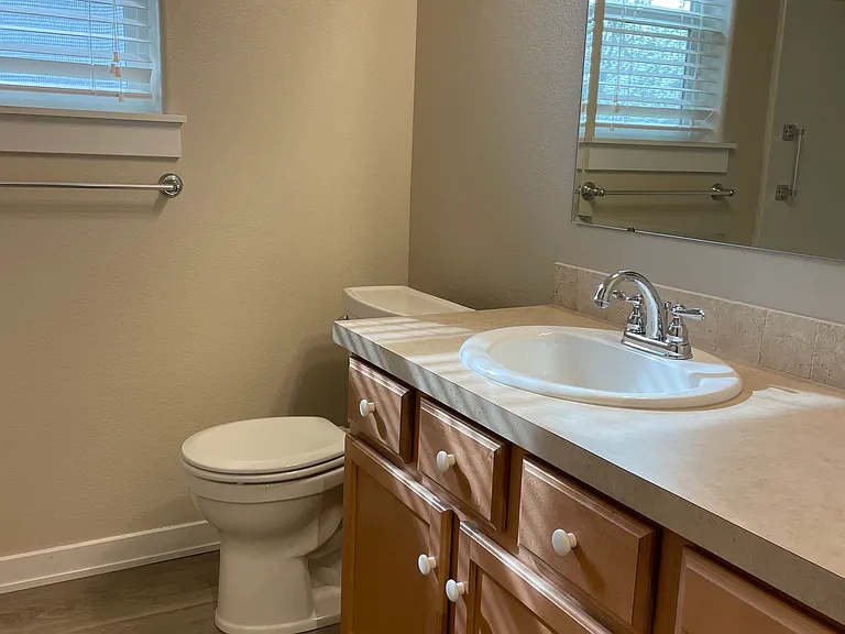 2nd Bathroom