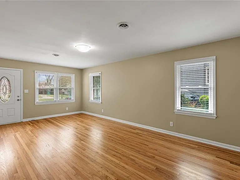 628 S Evelyn Pl NW — Photo 4